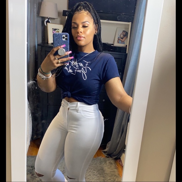 Meet your Posher, Laurèn Mari - Picture 3 of 14